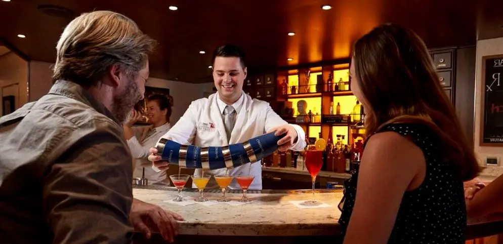Bartender-on-a-Carnival-cruise-1-1024×512
