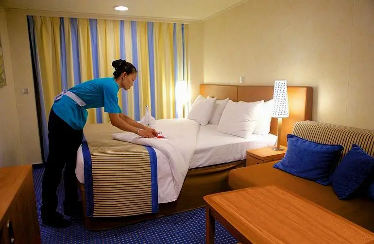 Carnival-cruise-stateroom-attendant
