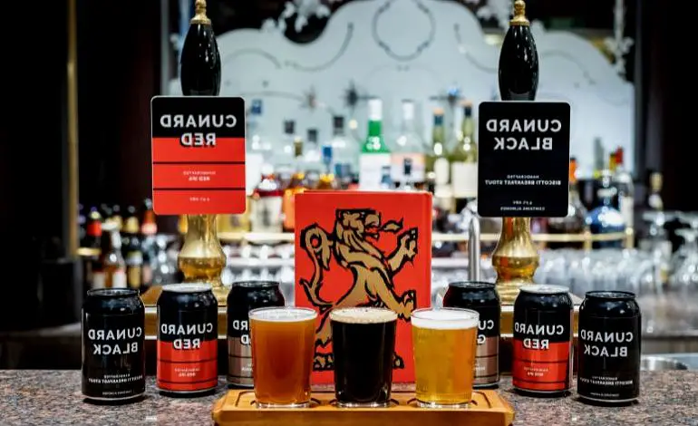 Cervezas de Cunard en el Golden Lion
