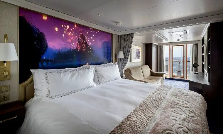 Disney Wish Deluxe Oceanview Stateroom con Veranda