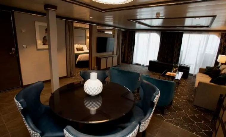cruise ship bedroom