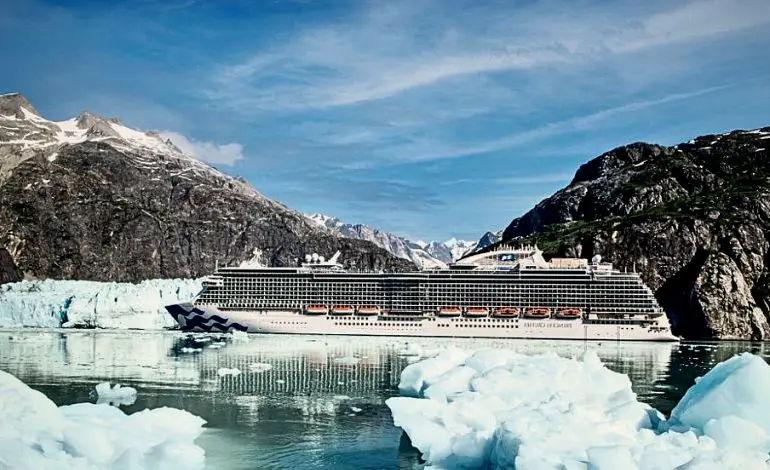 Barco de crucero Princess en glaciar de Alaska