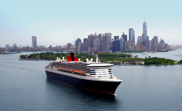 Queen-Mary-2-in-New-York-